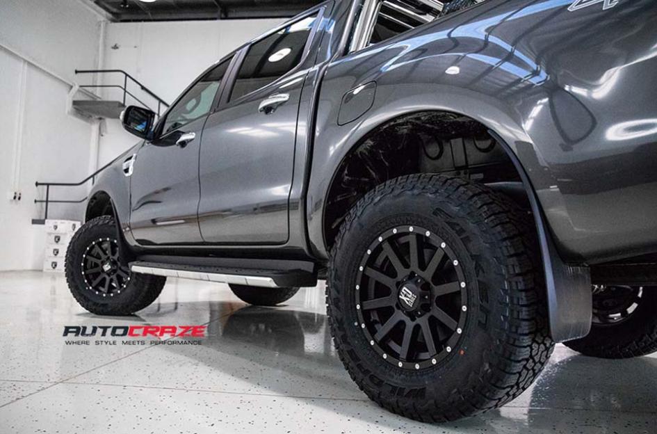 FORD RANGER HEIST SATIN BLACK